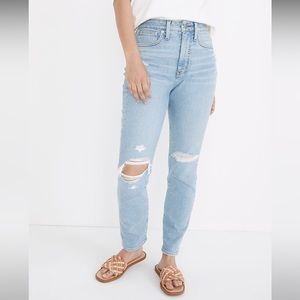 Madewell Curvy Momjean in Lowden Wash-Ripped Edition
